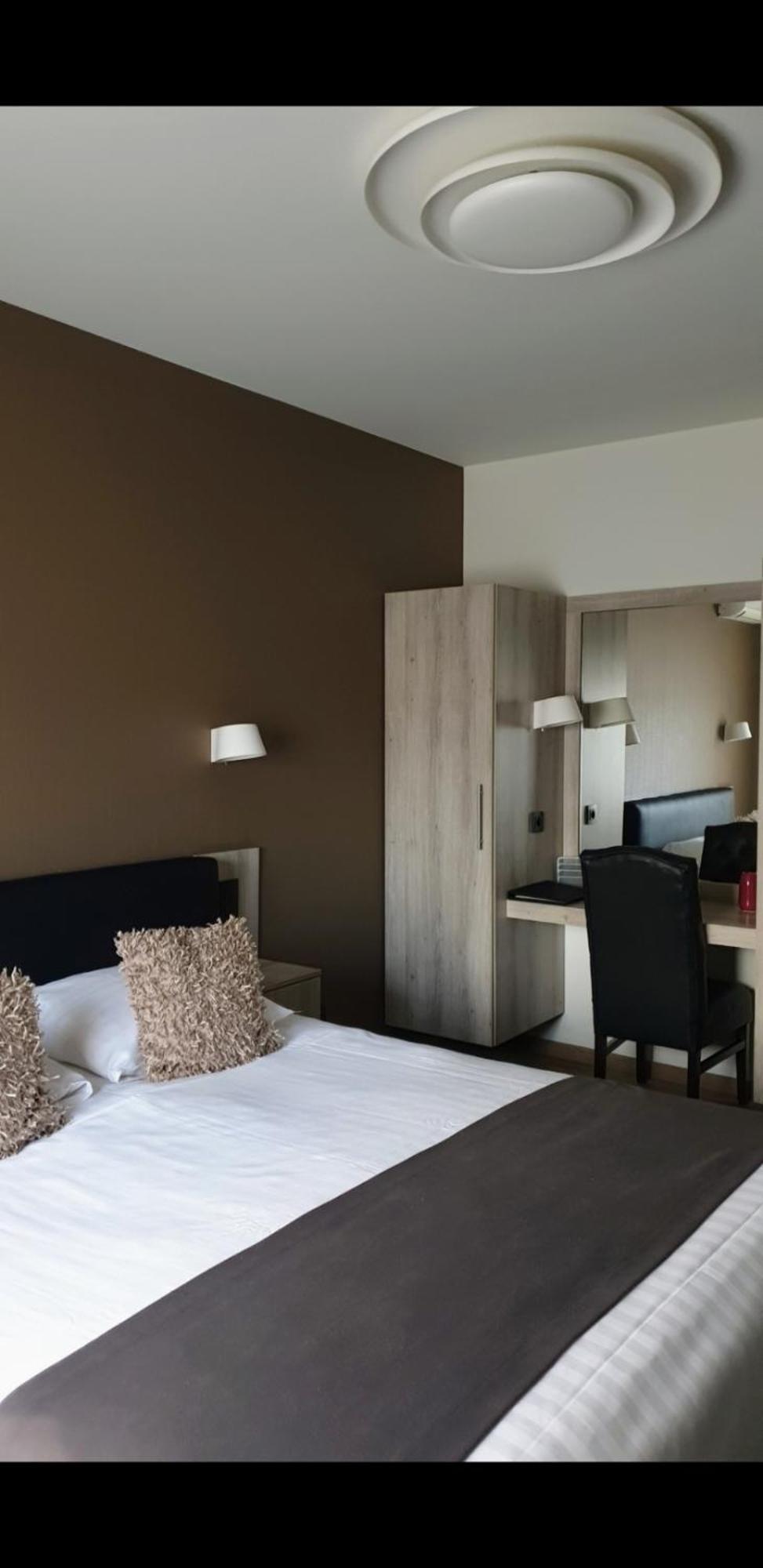 Belrom Hotel Sint-Truiden Exterior foto