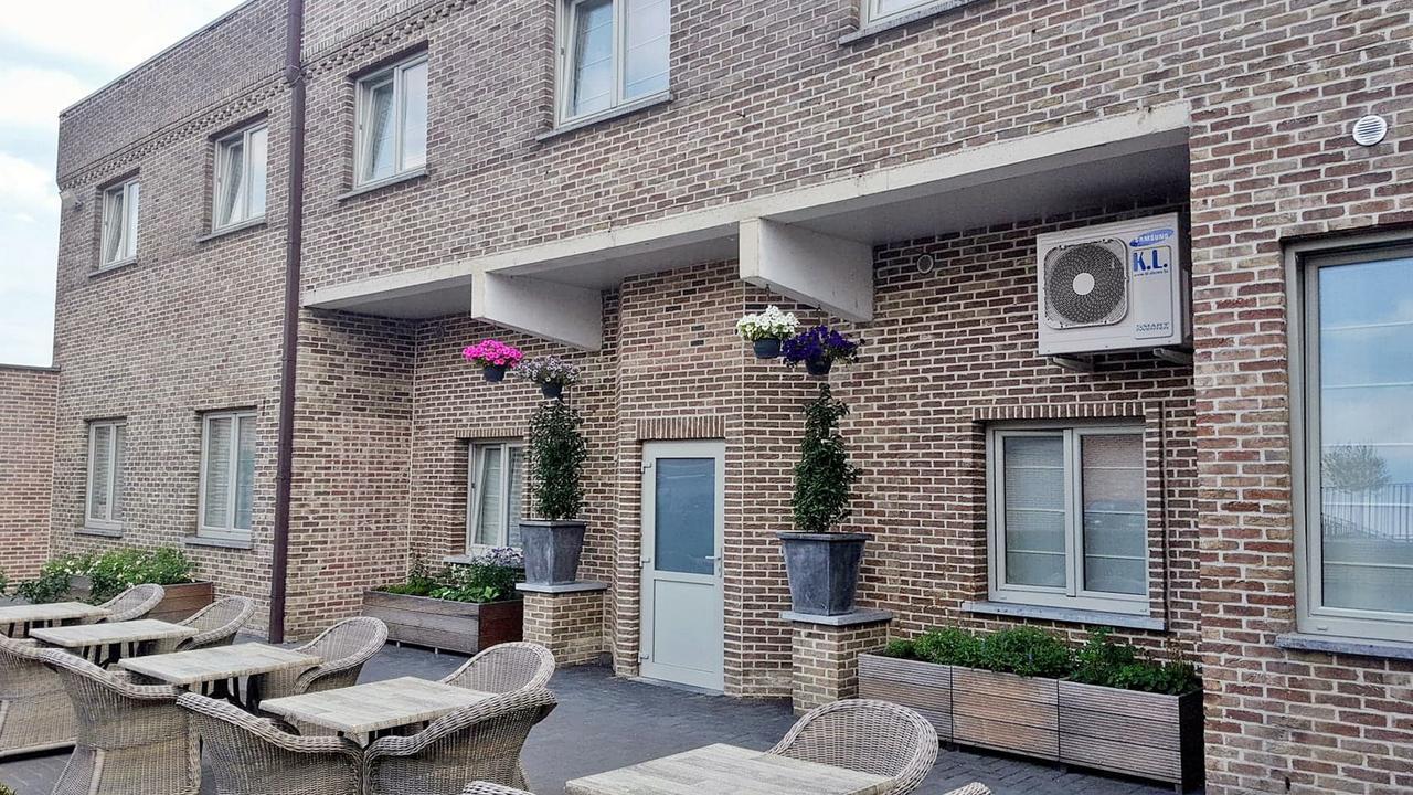 Belrom Hotel Sint-Truiden Exterior foto