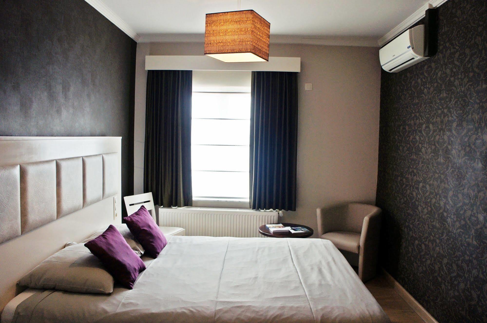 Belrom Hotel Sint-Truiden Exterior foto