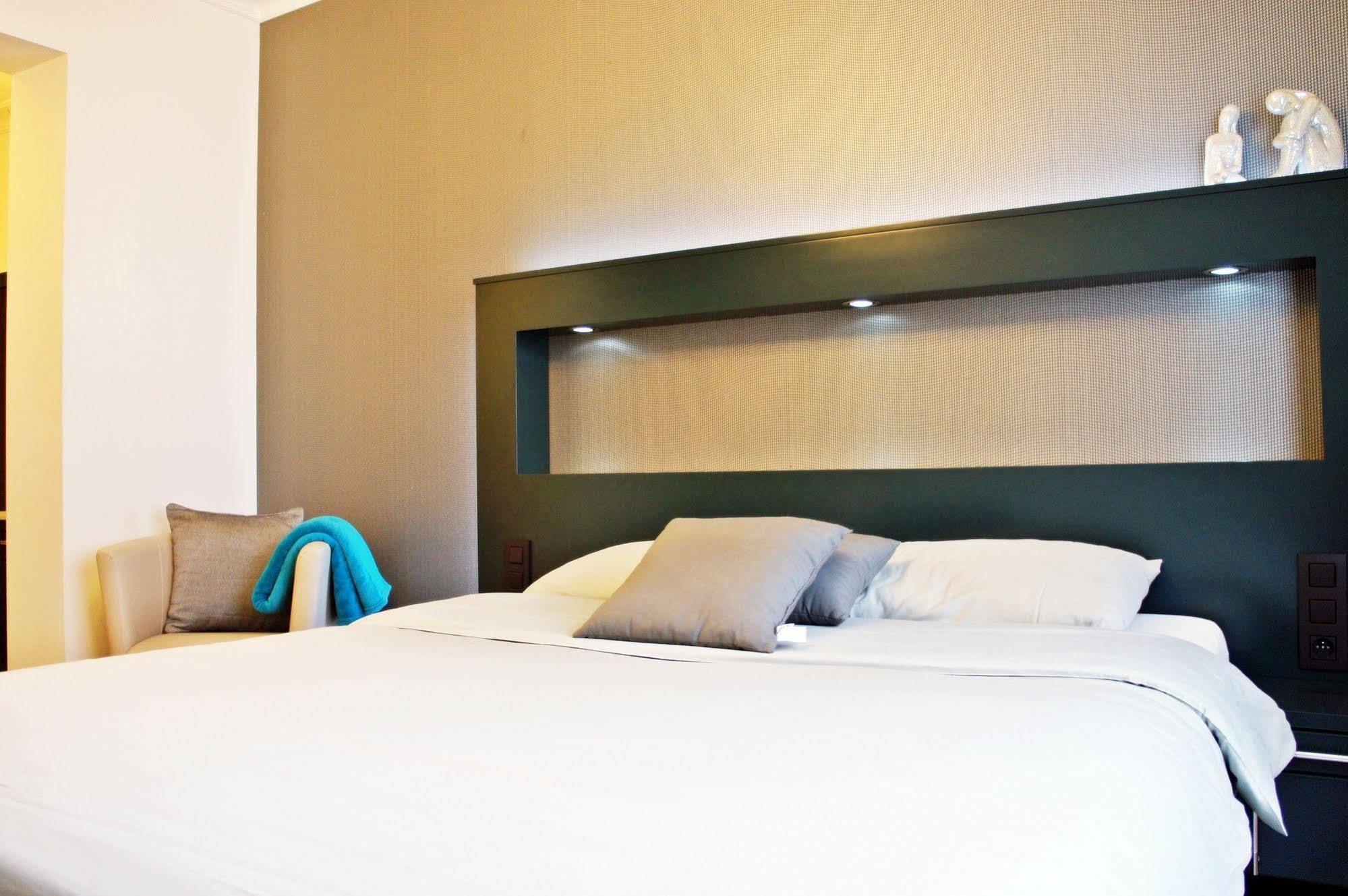 Belrom Hotel Sint-Truiden Exterior foto
